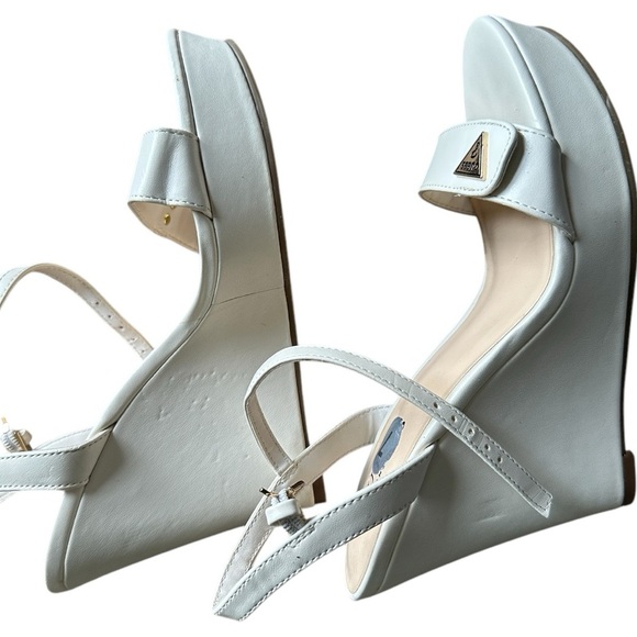 GUESS Cream Wedge Sandals sz 7 - Picture 5 of 7